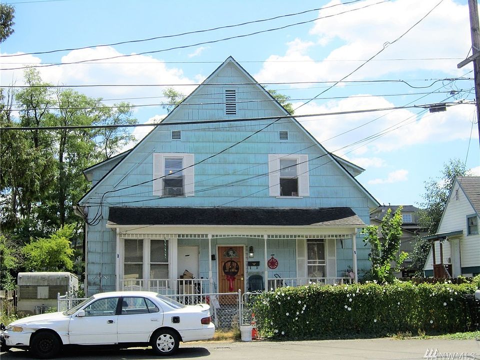 1st image of 121 E Cedar St