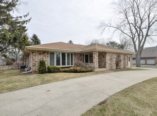 4919 Beacon Ln, Racine, WI 53402