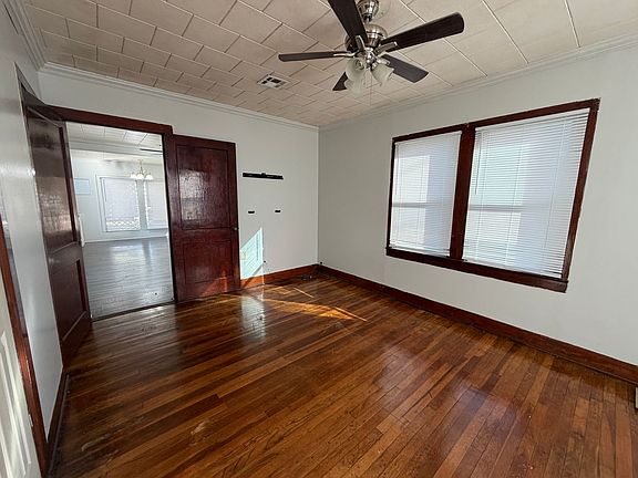 2nd image of 128 Alex St