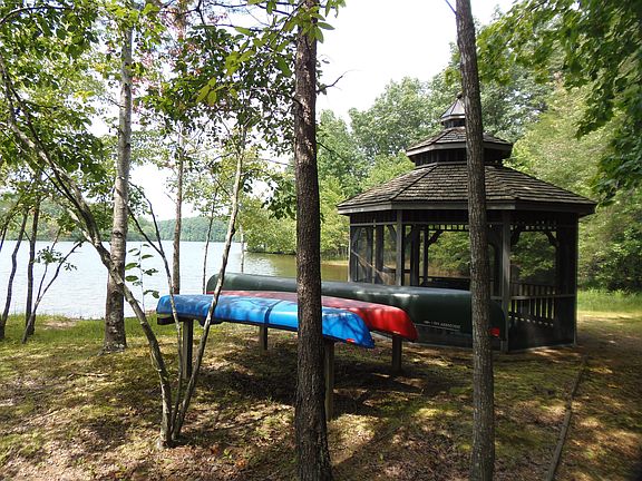 4th image of 2331 Lakeshore Dr