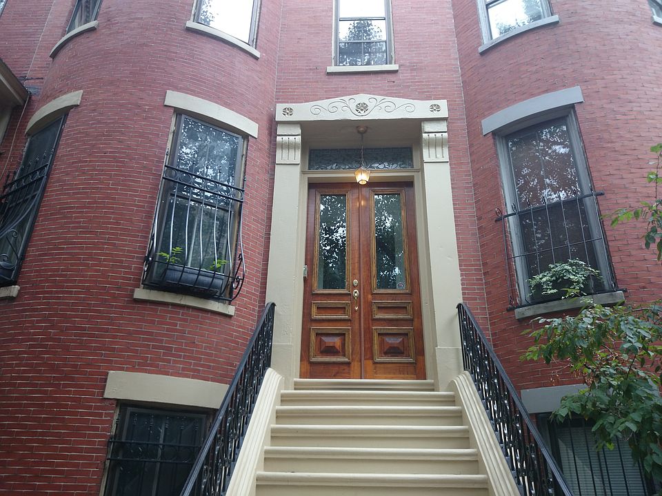 2nd image of 30 Yarmouth St