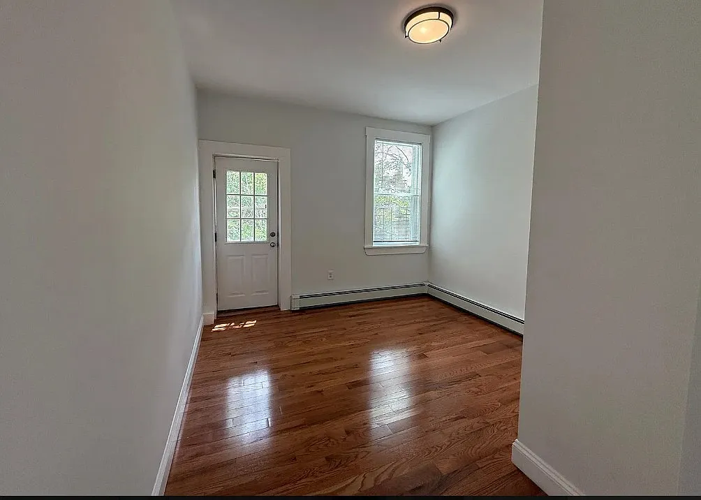3 bed, 1700 sqft, $2,800 — Photo 4