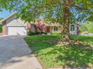 1443 E Wheatridge Ct, Springfield, MO 65803