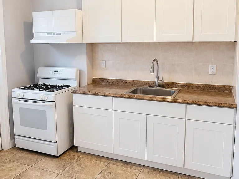 168 Woodlawn Ave #1 — Photo 2