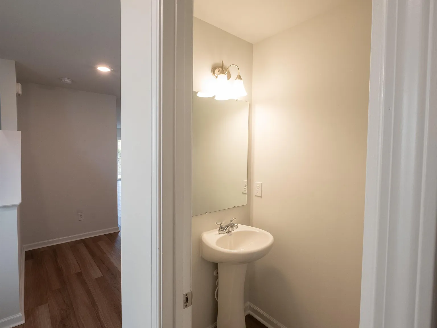 3 bed, 1620 sqft, $1,950 — Photo 3