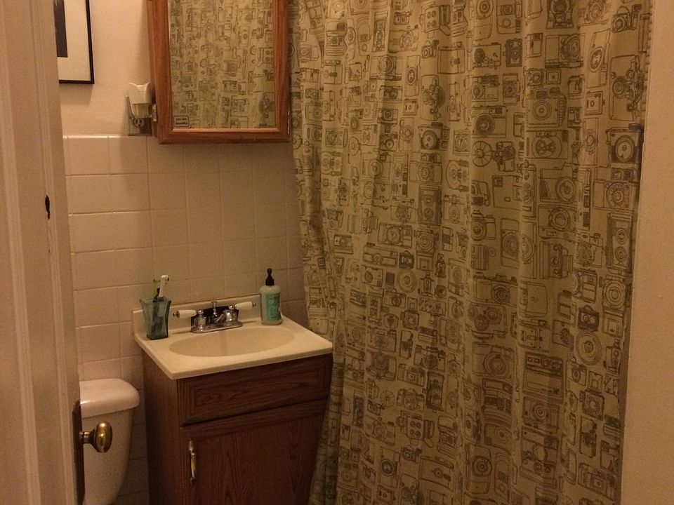 2nd image of 5057 N Damen Ave APT 2W