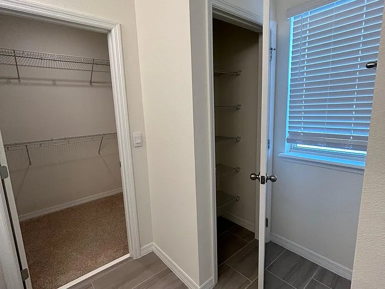 16453 Point Rock Dr — Photo 24