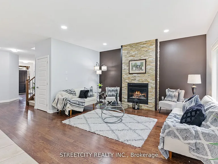 1271 Howlett Cir — Photo 9