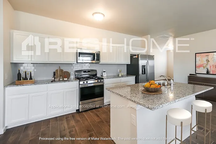 1190 Round Leaf Rd — Photo 2