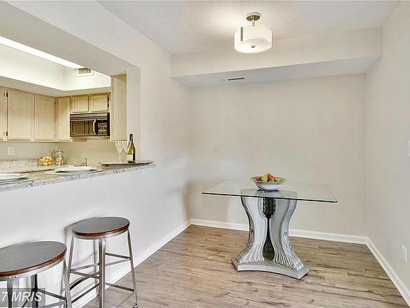 4th image of 2400 Clarendon Blvd APT 1008