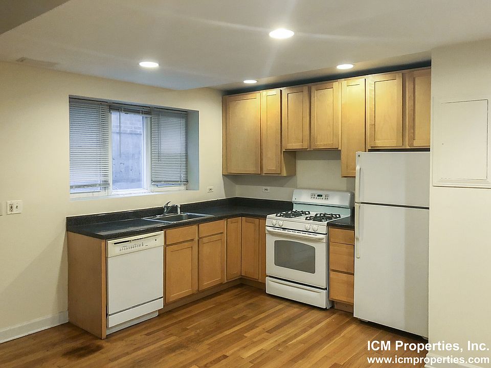1st image of 3926G N Pine Grove Ave #G