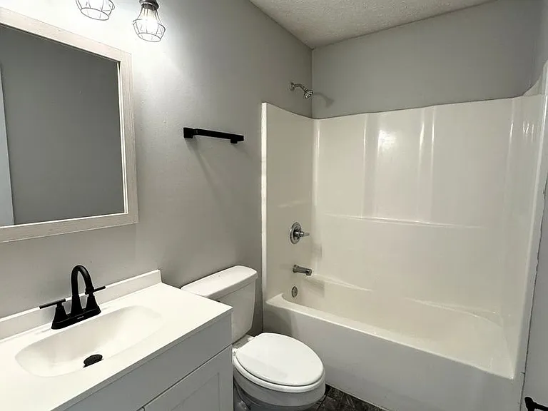 18304 Upland Trl — Photo 19