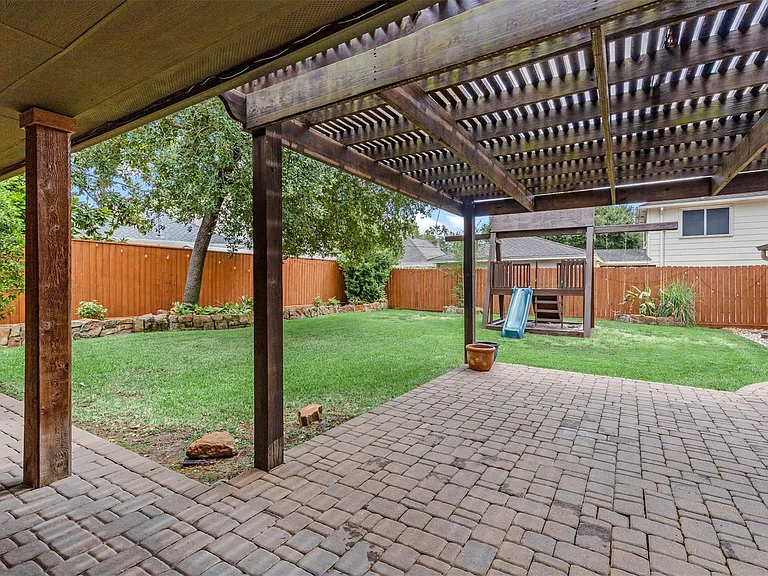 16210 Chipstead Dr — Photo 31