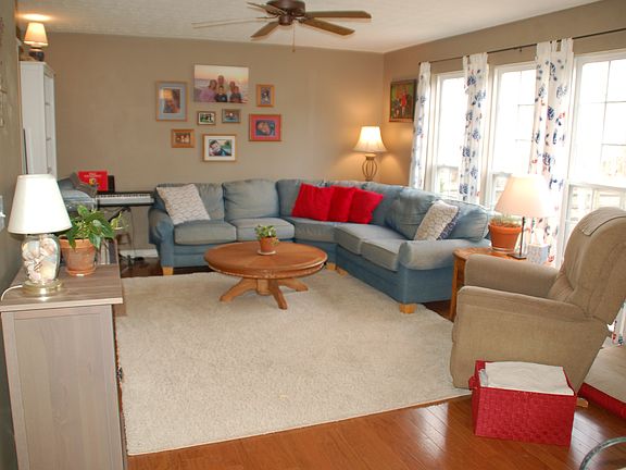 2nd image of 5955 Courtney Pl