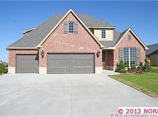 117 E 128th St, Jenks, OK 74037