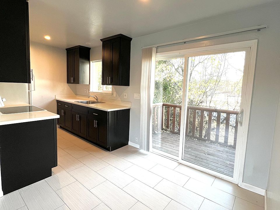 1st image of 721 Cedar St APT 2