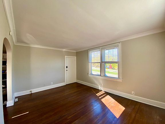 5th image of 1029 Dana Ave APT 2