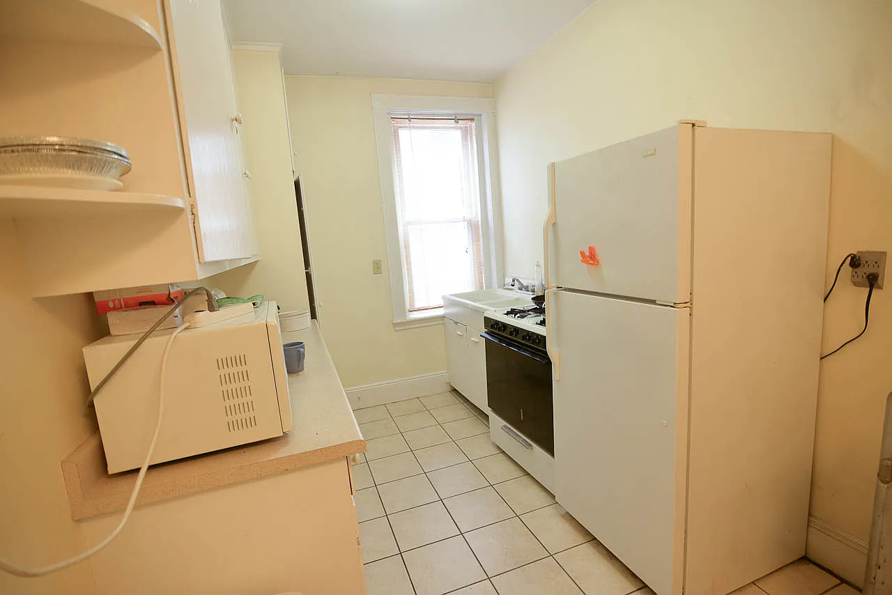 2 bed, 850 sqft, $3,500 — Photo 2