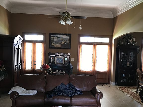 3rd image of 425 Sugar Land St