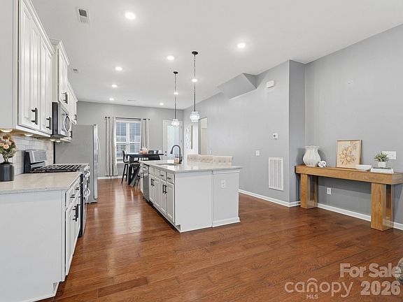 3rd image of 1110 Whitby Moore St