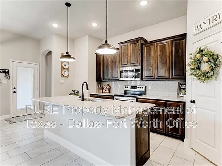 1612 Town Creek Cir — Photo 14