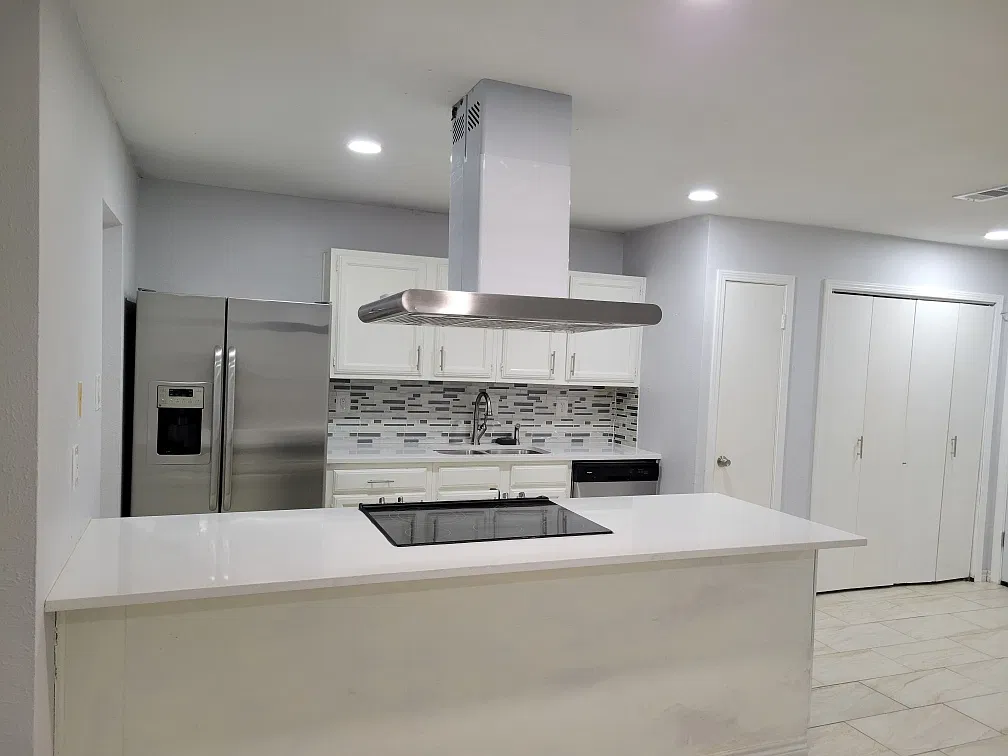 3 bed, 1325 sqft, $2,395 — Photo 2