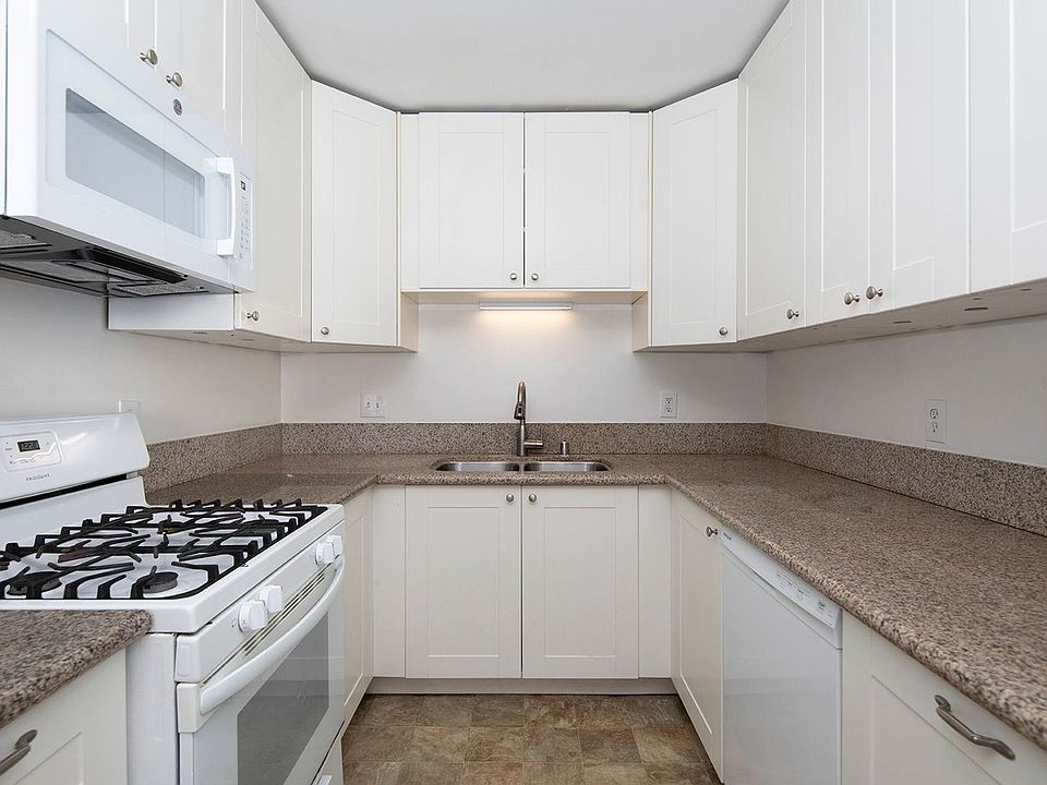 1st image of 4548-4554 Bond St #4552