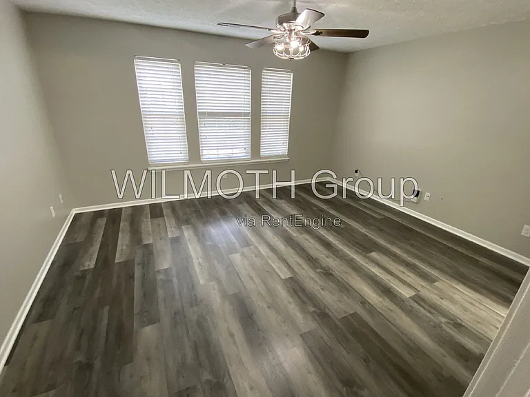 8457 Traders Ct — Photo 7