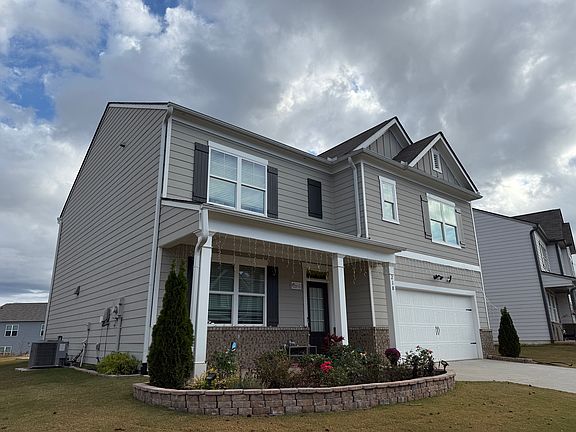 2nd image of 218 Fernbrook Trl