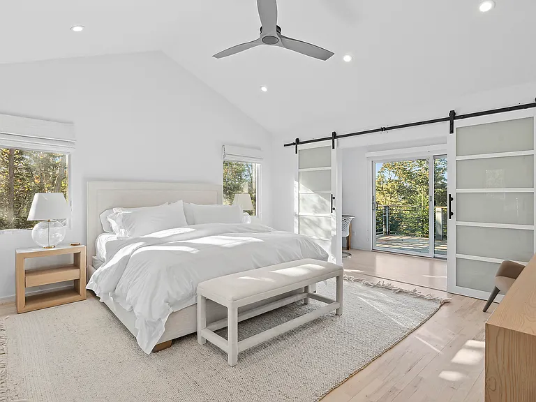 316 Kings Point Rd — Photo 5