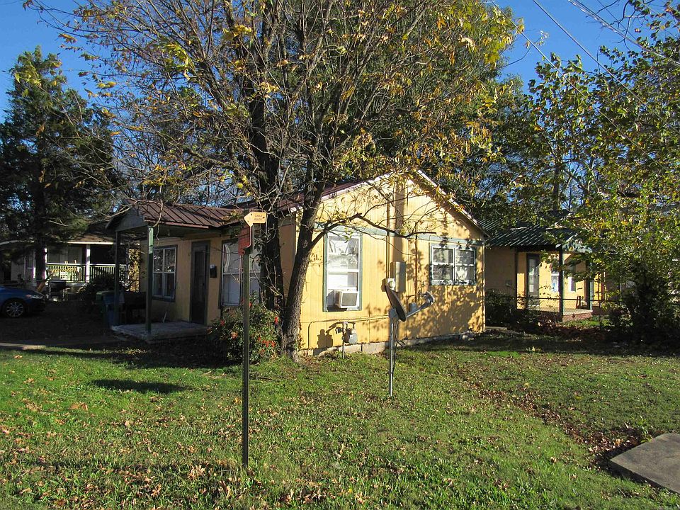 2nd image of 824 W 38th St