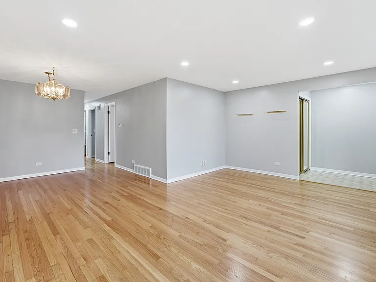 5906 Capulina Ave — Photo 4