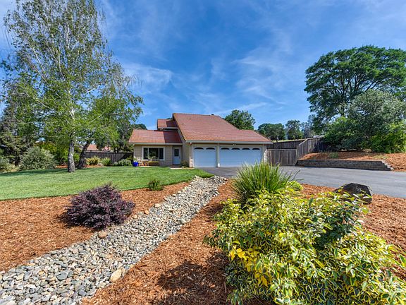 2nd image of 2221 Peggy Ln