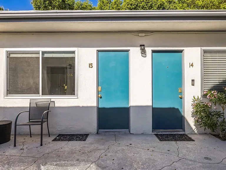 588 E. Mel Avenue - Hermosa Palms — Photo 14