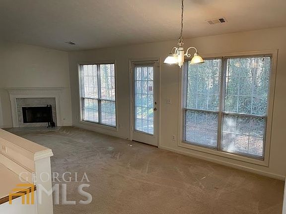 3rd image of 20 Trudy Ct