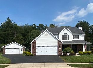 9072 Village Meadows Dr, Temperance, MI 48182