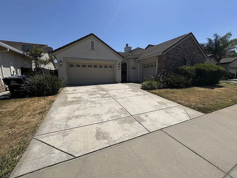 5637 Lilyview Way — Photo 1