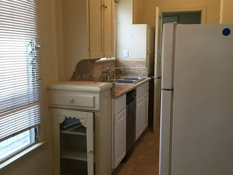 4658 Rosewood Ave #1 — Photo 1