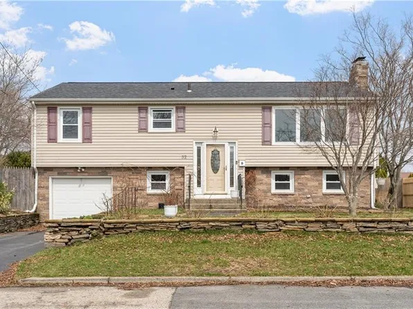 32 Milburn Rd, East Providence, RI 02914