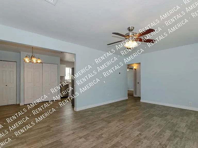 1420 N Winstel Blvd — Photo 5