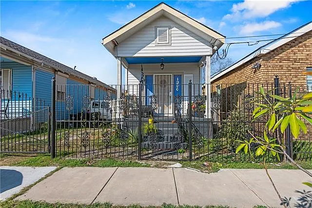 1220 Saint Maurice Ave — Photo 1