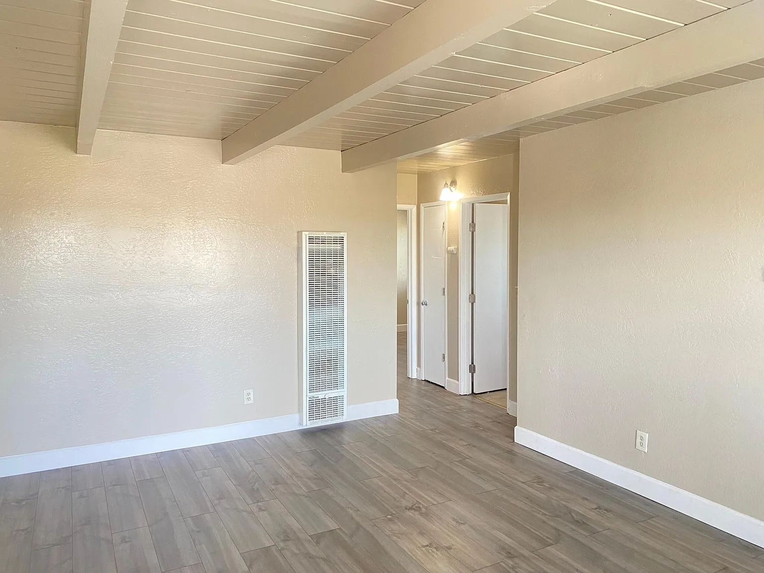 2 bed, 986 sqft, $1,950 — Photo 3