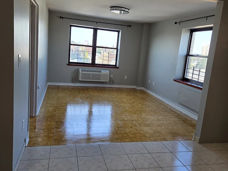 2401 Berg Ave — Photo 8
