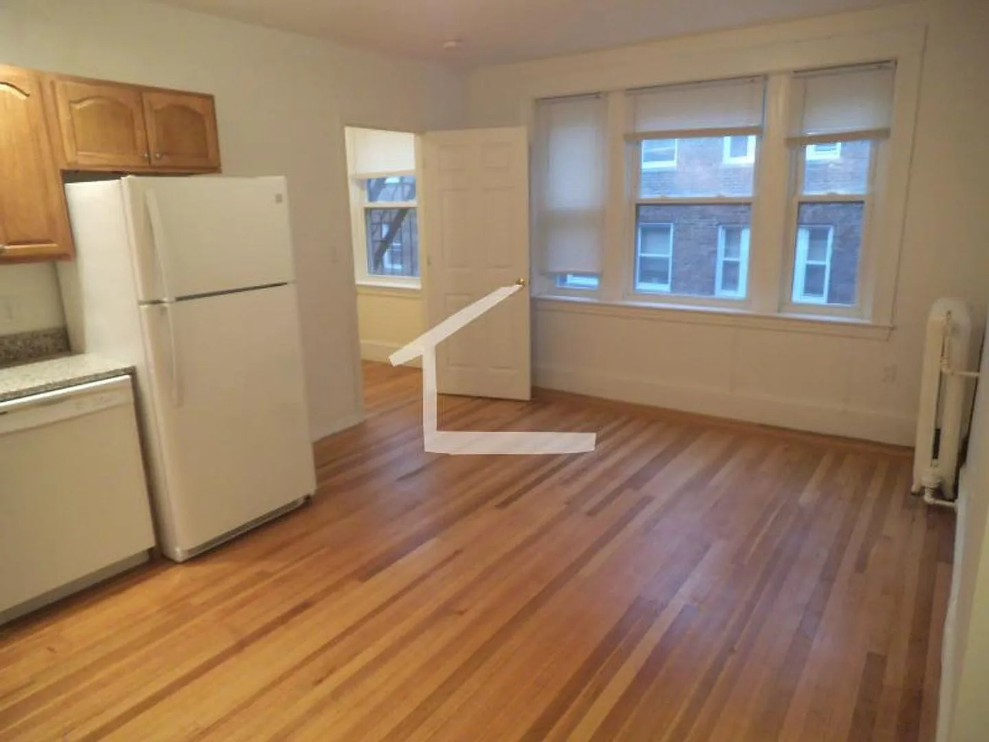 Great 2 Bed For July 1 - No Broker Fee — Photo 1