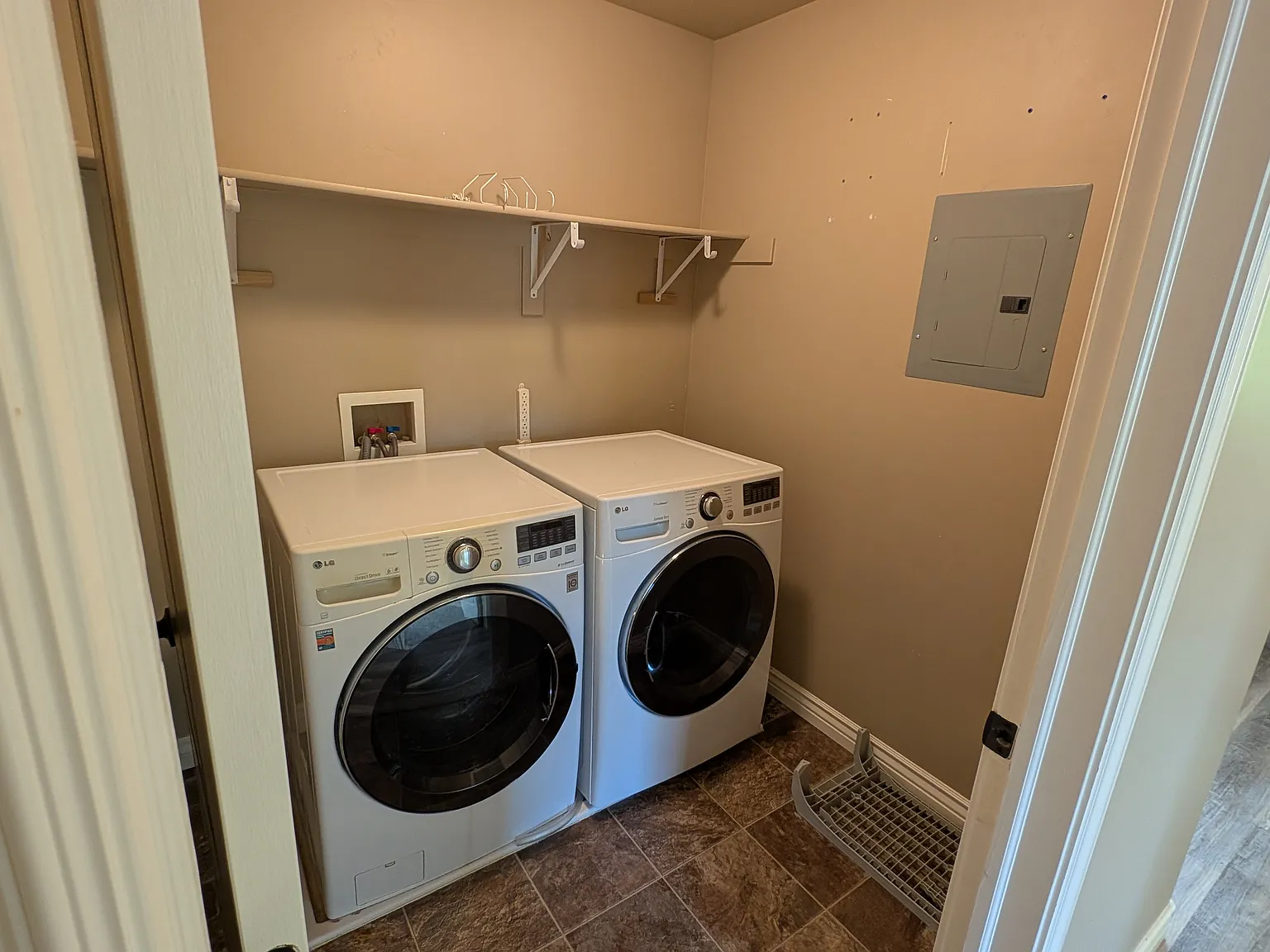 3 bed, 1410 sqft, $2,000 — Photo 3