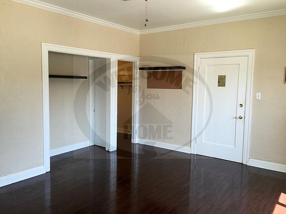Studio with extra closet space