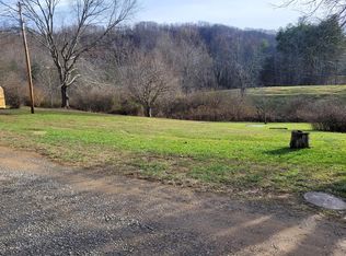 89 Bee Branch Rd, Pax, WV 25904