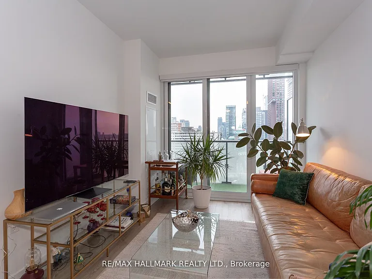 575 Bloor St E #2109 — Photo 8