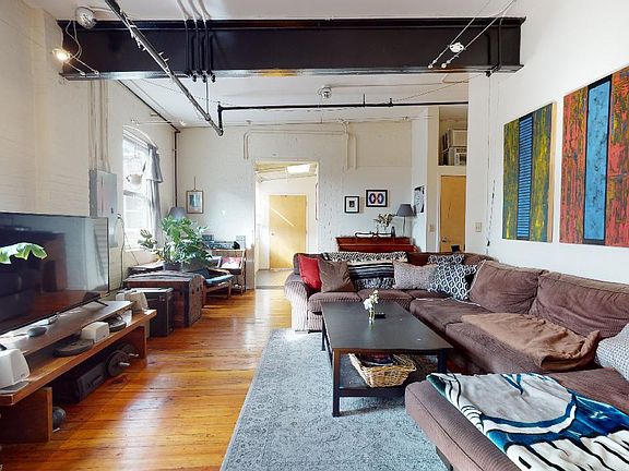 5th image of 442 Chapel St #2D