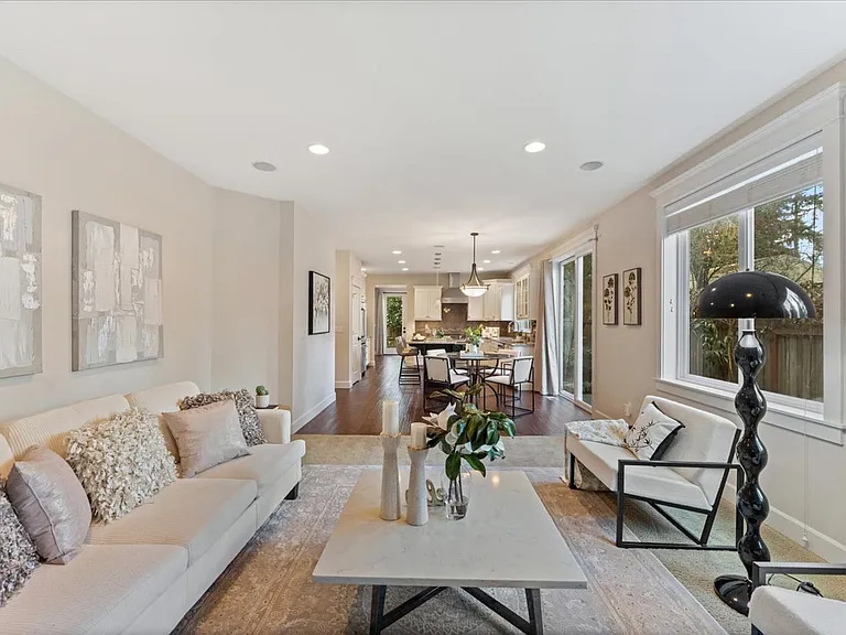 8718 NE 134th St — Photo 28
